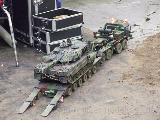 Panzertransporter 1:16
