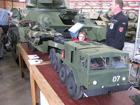 Panzertransporter 1:8
